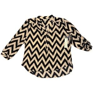 CLOSET CLEAR OUT! NWT Tacera black and beige Chevron Pattern Blouse - size PXL